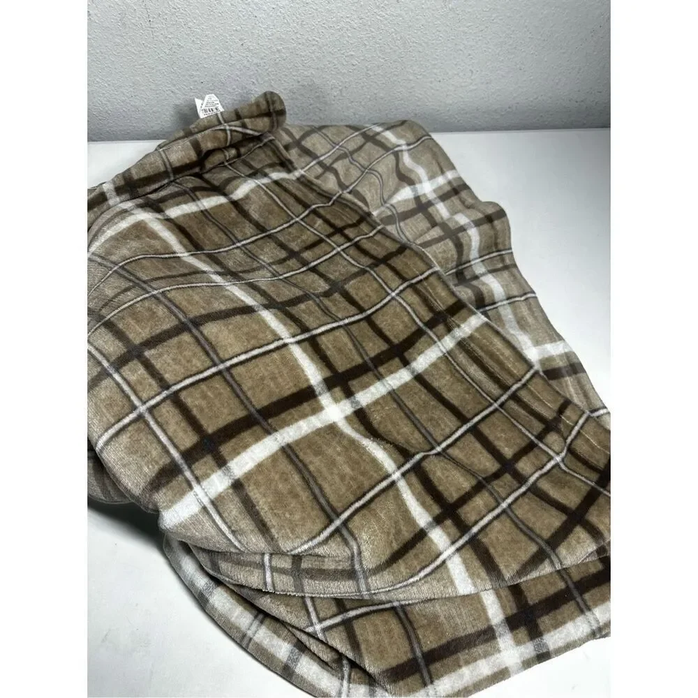 Better Homes & Gardens Fleece Plush Throw Blanket Plaid 50” x 70” Brown